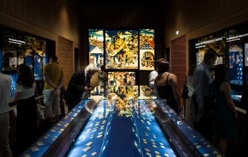 Ausstellungsansicht Münzkabinett das Münzkabinett mit Publikum