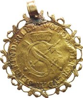 Münze mit Schnörkeln und einer Öse am Rand, auf der Münze Wappen