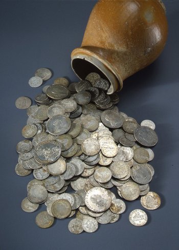 Schatzfund silberner Münzen
